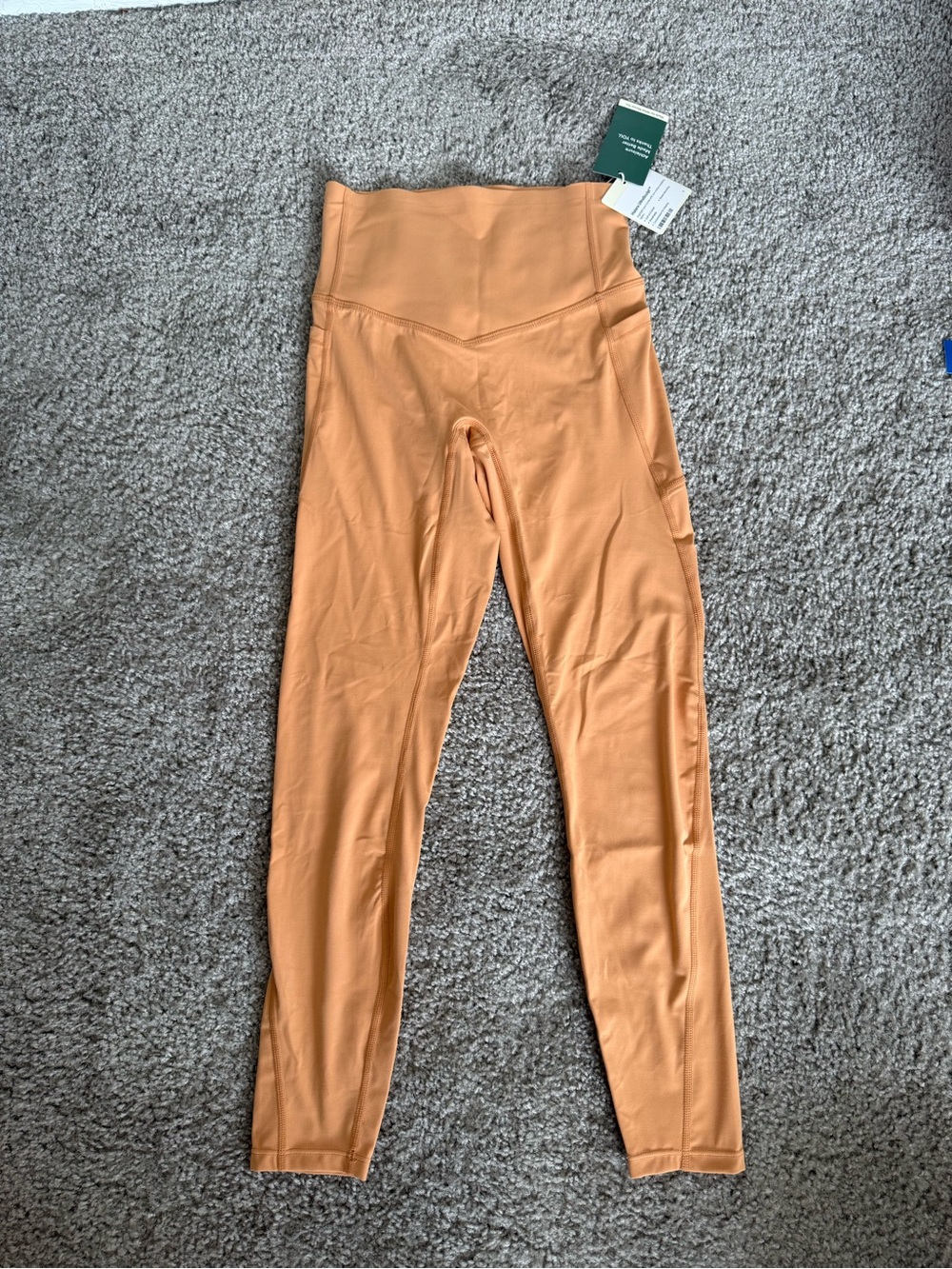 HALARA High-Waist Leggings with Side Pocket in Peach